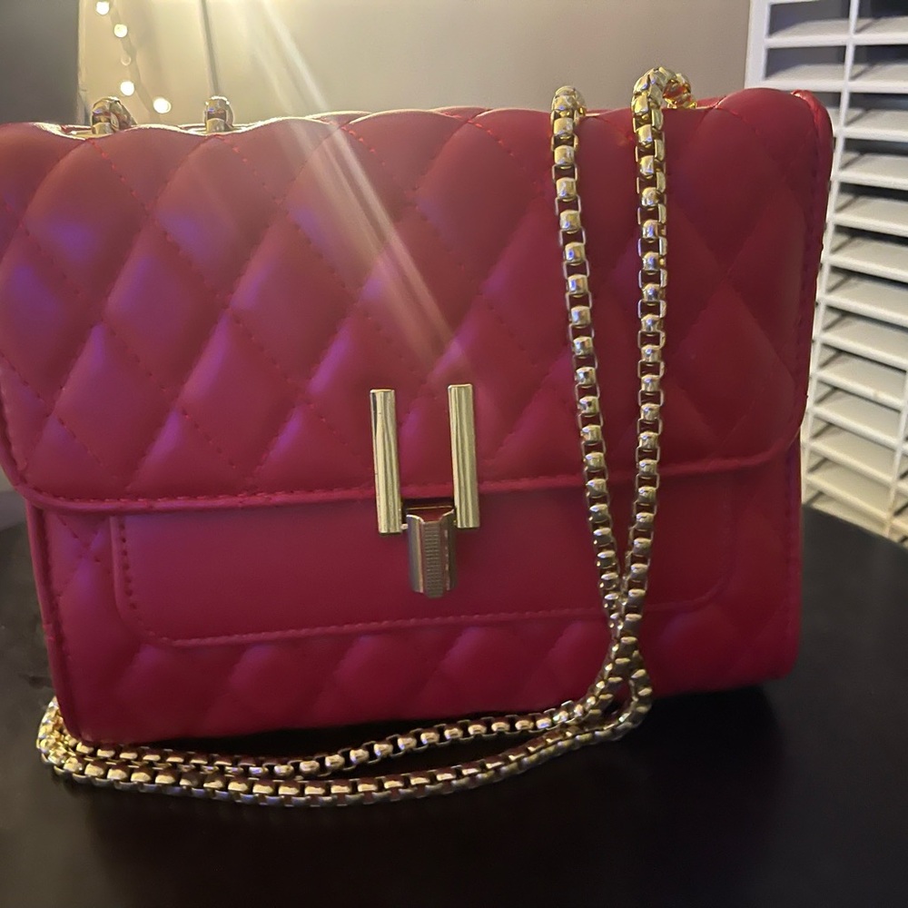 Elegant Red Quilted Chain Bag